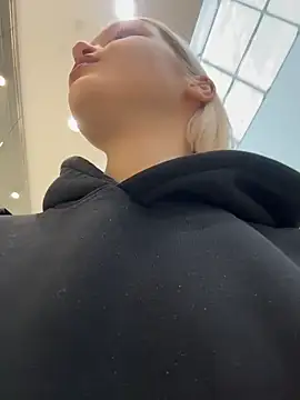 Snapshot of AshleyMur chatting on 01/17/26, 04:05 AshleyMur online show from 01/17/26, 04:05