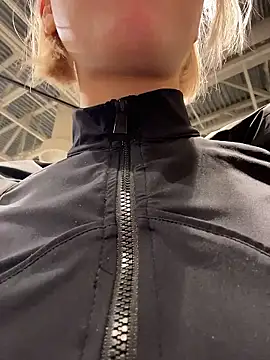 Snapshot of AshleyMur chatting on 01/11/26, 03:35 AshleyMur online show from 01/11/26, 03:35