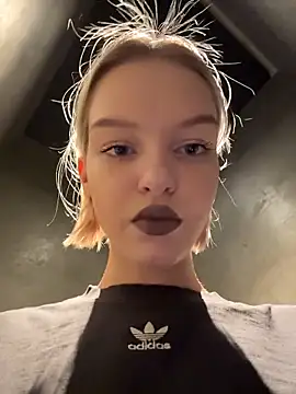 Snapshot of AshleyMur chatting on 02/03/26, 05:05 AshleyMur online show from 02/03/26, 05:05