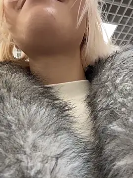 Snapshot of AshleyMur chatting on 02/13/26, 04:01 AshleyMur online show from 02/13/26, 04:01