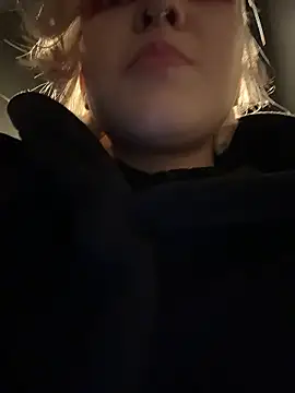 Snapshot of AshleyMur chatting on 01/10/26, 03:35 AshleyMur online show from 01/10/26, 03:35