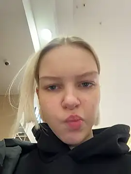 Snapshot of AshleyMur chatting on 01/16/26, 04:27 AshleyMur online show from 01/16/26, 04:27