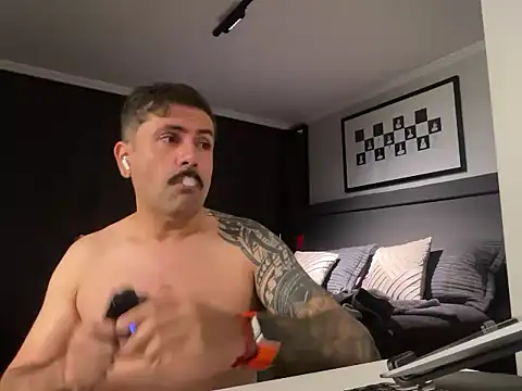 LukasMackenna online show from 03/25/26, 10:47