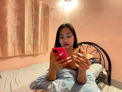 Snapshot of Mira_Janee chatting on 01/08/26, 10:32 Mira Janee online show from 01/08/26, 10:32