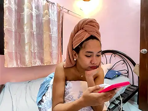 Snapshot of Mira_Janee chatting on 01/09/26, 12:01 Mira Janee online show from 01/09/26, 12:01