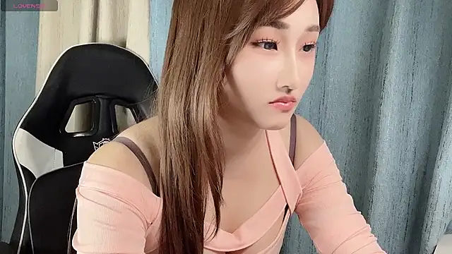 Snapshot of LuLu-lll chatting on 01/10/26, 05:19 LuLu-lll online show from 01/10/26, 05:19