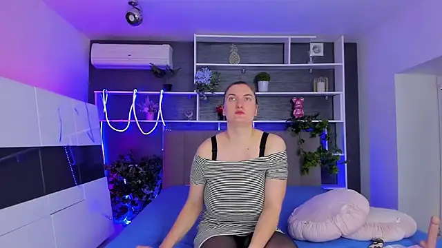 StephieRousee online show from 04/01/26, 05:31