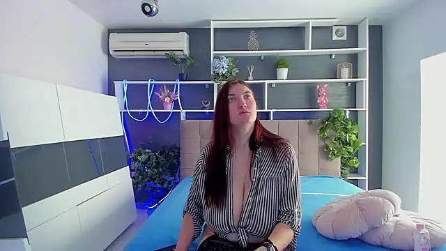 StephieRousee online show from 03/11/26, 06:18