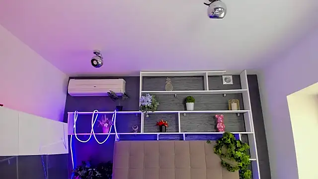 StephieRousee online show from 03/04/26, 06:32