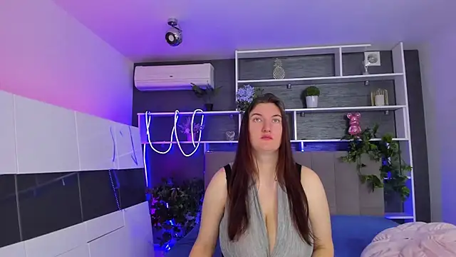 StephieRousee online show from 04/08/26, 05:20