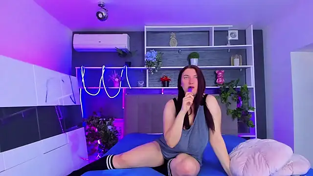 StephieRousee online show from 05/04/26, 05:33