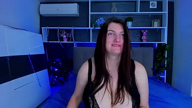 StephieRousee online show from 02/11/26, 06:41