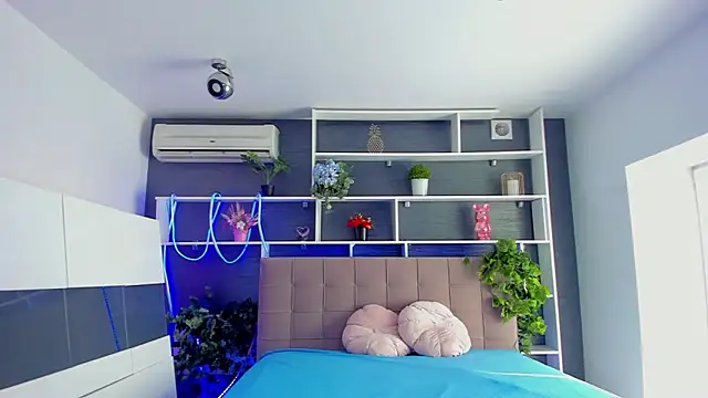 StephieRousee online show from 03/10/26, 06:28