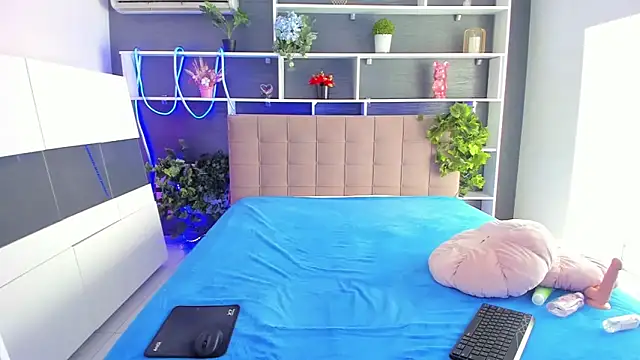 StephieRousee online show from 03/13/26, 06:18