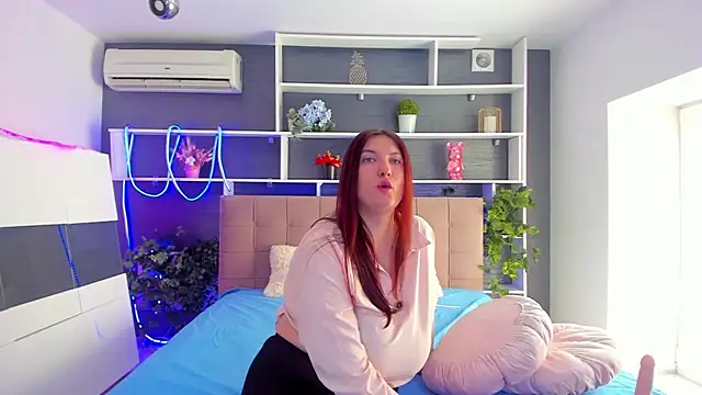 StephieRousee online show from 02/10/26, 06:34