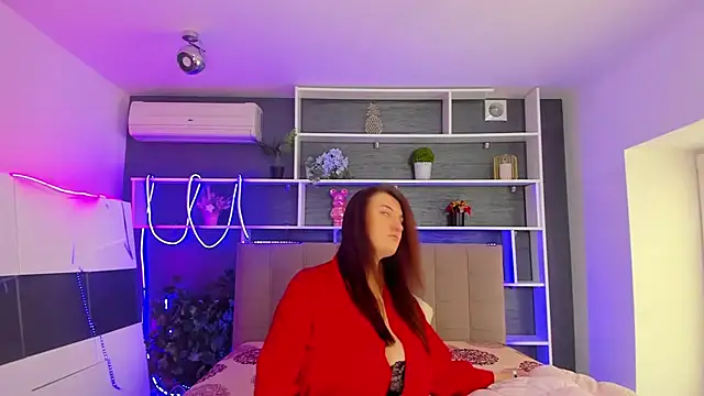 StephieRousee online show from 02/06/26, 06:31