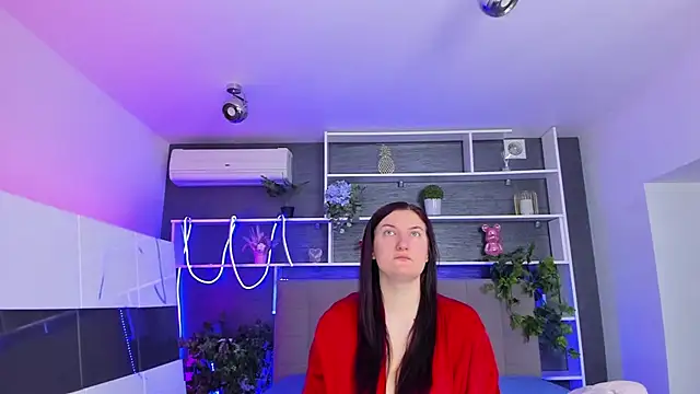 StephieRousee online show from 04/18/26, 05:32