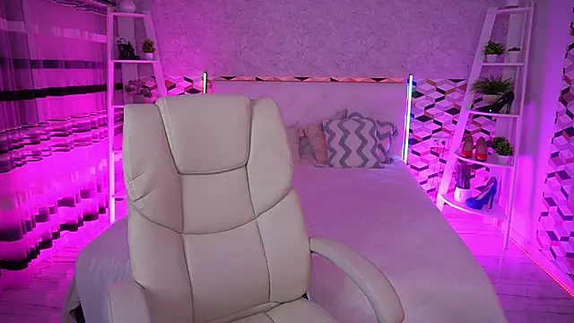 CrystalVibe online show from 06/20/26, 05:45