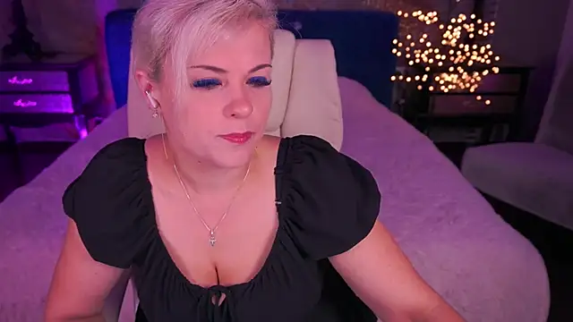 CrystalVibe online show from 04/24/26, 05:42