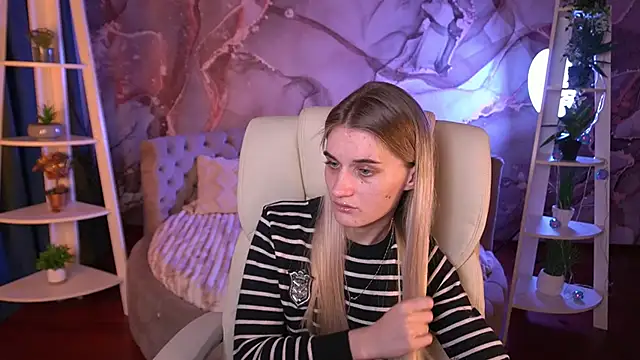 DiamondNina online show from 03/22/26, 08:10