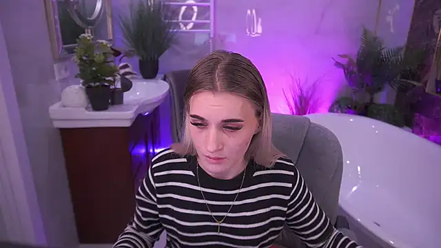 DiamondNina online show from 04/18/26, 07:40