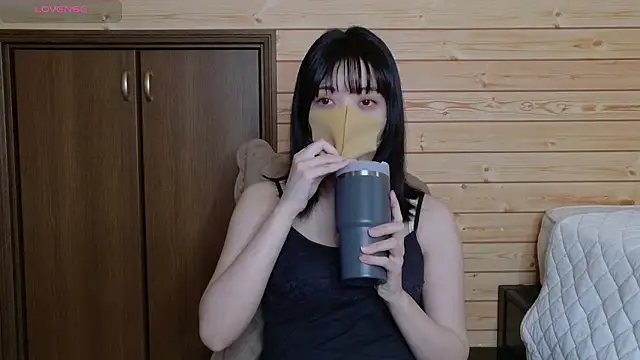 Snapshot of minami_room chatting on 06/17/26, 06:57 minami room online show from 06/17/26, 06:57