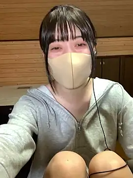 Snapshot of minami_room chatting on 04/09/26, 01:28 minami room online show from 04/09/26, 01:28