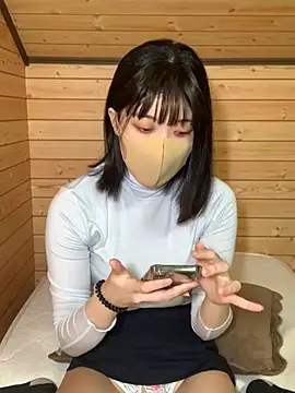 Snapshot of minami_room chatting on 04/10/26, 01:07 minami room online show from 04/10/26, 01:07