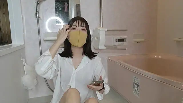 Snapshot of minami_room chatting on 06/08/26, 04:46 minami room online show from 06/08/26, 04:46