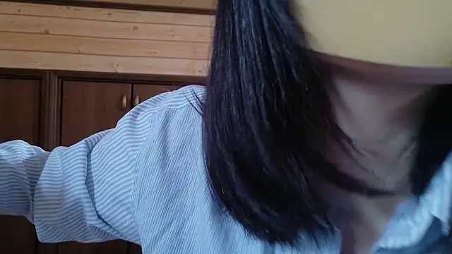 Snapshot of minami_room chatting on 06/05/26, 05:34 minami room online show from 06/05/26, 05:34