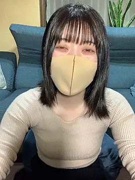 Snapshot of minami_room chatting on 04/06/26, 11:11 minami room online show from 04/06/26, 11:11