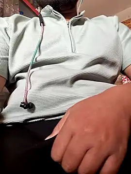 RaiStarrrr0-9 online show from 01/10/26, 06:42