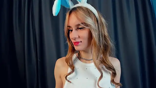 Snapshot of Kirawithvibe chatting on 01/08/26, 01:44 Kirawithvibe online show from 01/08/26, 01:44