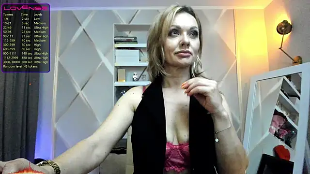 Snapshot of Monika-peach chatting on 06/19/26, 09:20 Monika-peach online show from 06/19/26, 09:20