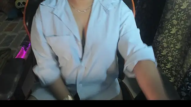 Snapshot of Tannushree chatting on 02/28/26, 05:56 Tannushree online show from 02/28/26, 05:56