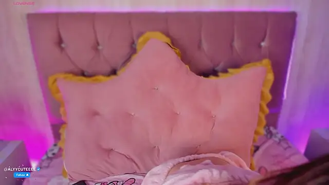 alyy cut3 online show from 03/18/26, 07:59