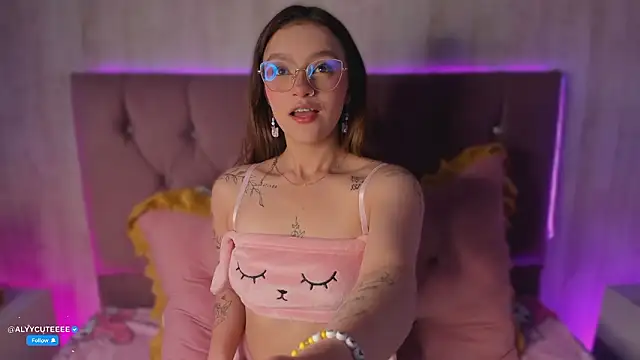 alyy cut3 online show from 03/13/26, 08:25