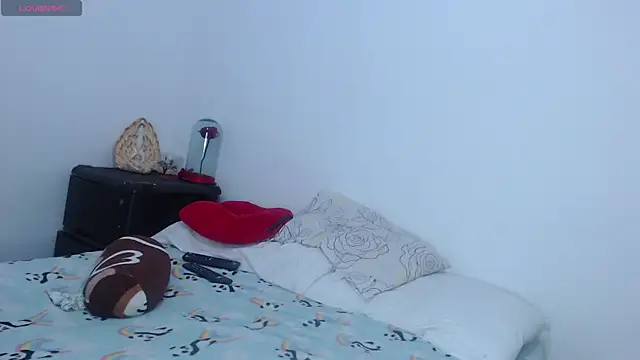 Snapshot of AuraFuego chatting on 06/10/26, 11:50 AuraFuego online show from 06/10/26, 11:50