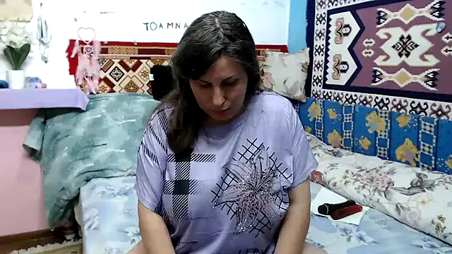Adelinemilf online show from 06/04/26, 06:40