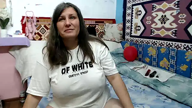 Adelinemilf online show from 06/11/26, 07:27