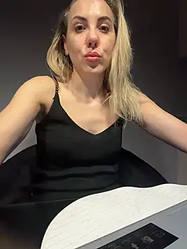 ElenaWhitmore online show from 03/06/26, 11:33