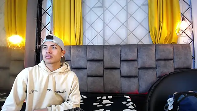 Snapshot of Maik_Russo chatting on 02/04/26, 11:16 Maik Russo online show from 02/04/26, 11:16