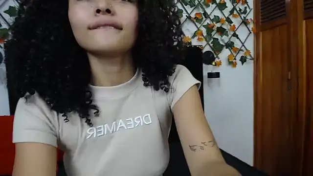 vsamanthaper1 online show from 04/10/26, 08:05