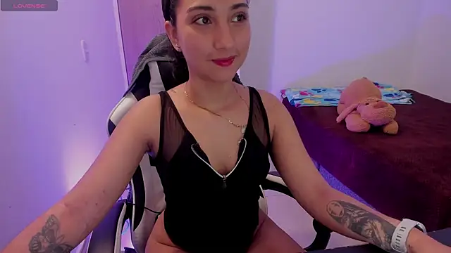 sofiiamillerr online show from 04/20/26, 10:44