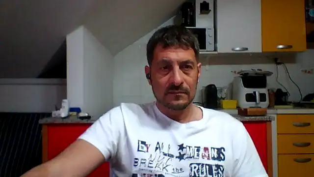 Snapshot of colosone chatting on 05/05/26, 05:54 colosone online show from 05/05/26, 05:54