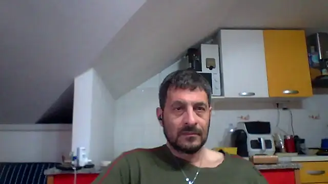 Snapshot of colosone chatting on 04/22/26, 06:31 colosone online show from 04/22/26, 06:31