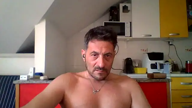 Snapshot of colosone chatting on 05/04/26, 06:49 colosone online show from 05/04/26, 06:49
