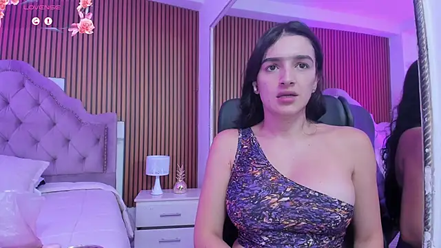 Violett hott  online show from 03/12/26, 12:20