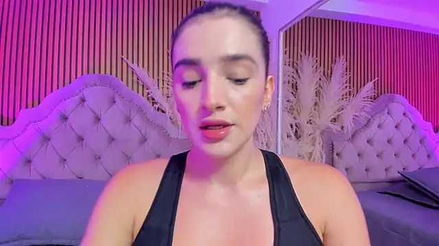 Violett hott  online show from 03/04/26, 12:24
