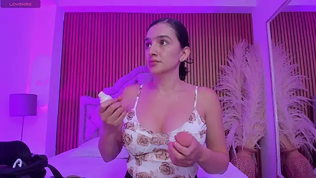 Violett hott  online show from 02/21/26, 01:02